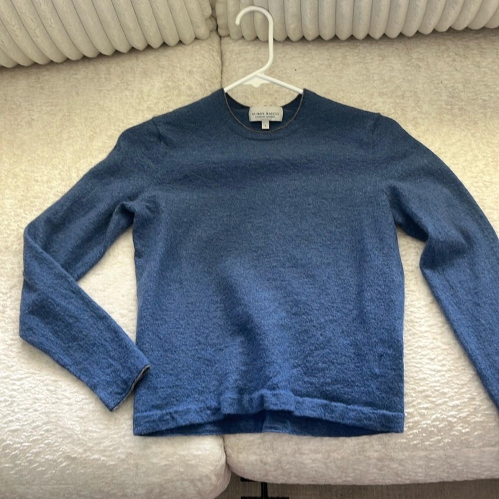Neiman Marcus superfine cashmere Sweater